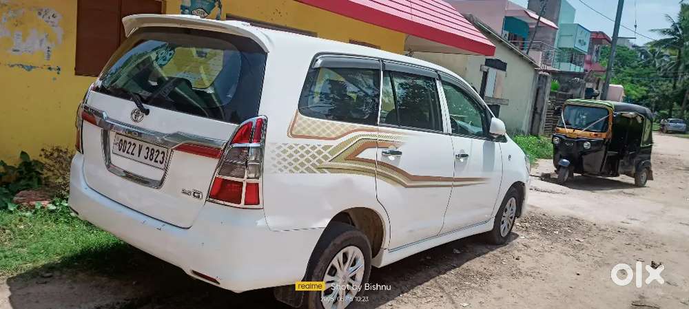 Toyota Innova 2016 Diesel 100000 Km Driven