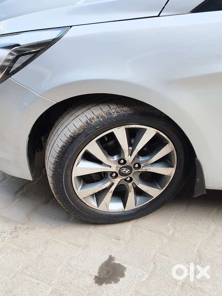 Hyundai Verna Fluidic 1.6 Vtvt Sx, 2015, Petrol