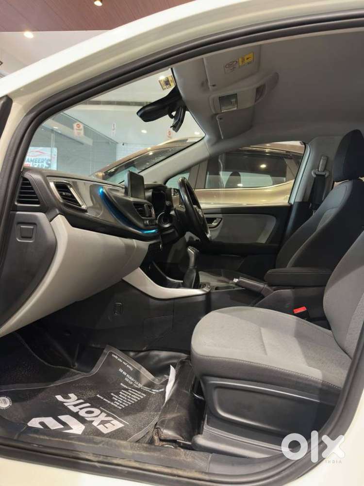 Tata Altroz Xz, 2020, Petrol