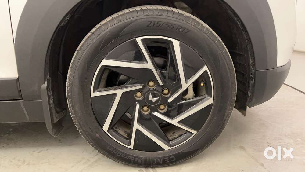 Mahindra Xuv 3xo Ax7l Petrol Mt, 2024, Petrol