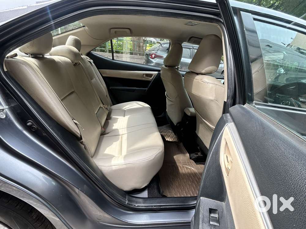 Toyota Corolla Altis 1.8 J, 2015, Petrol