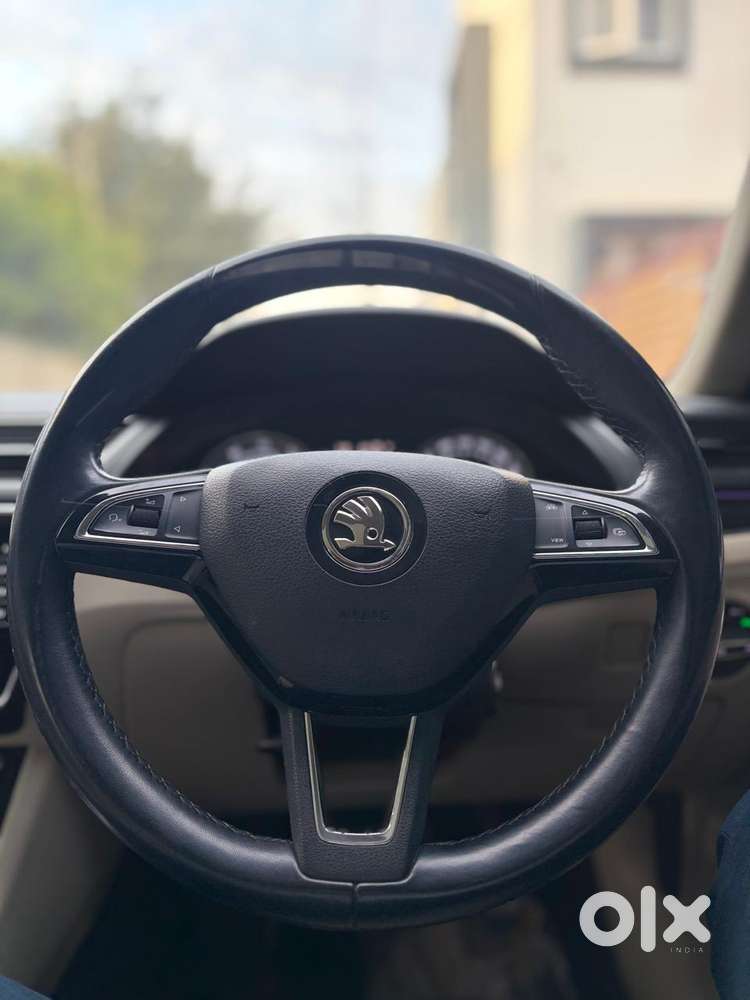Skoda Superb 2.0 Tsi At L&k, 2020, Petrol