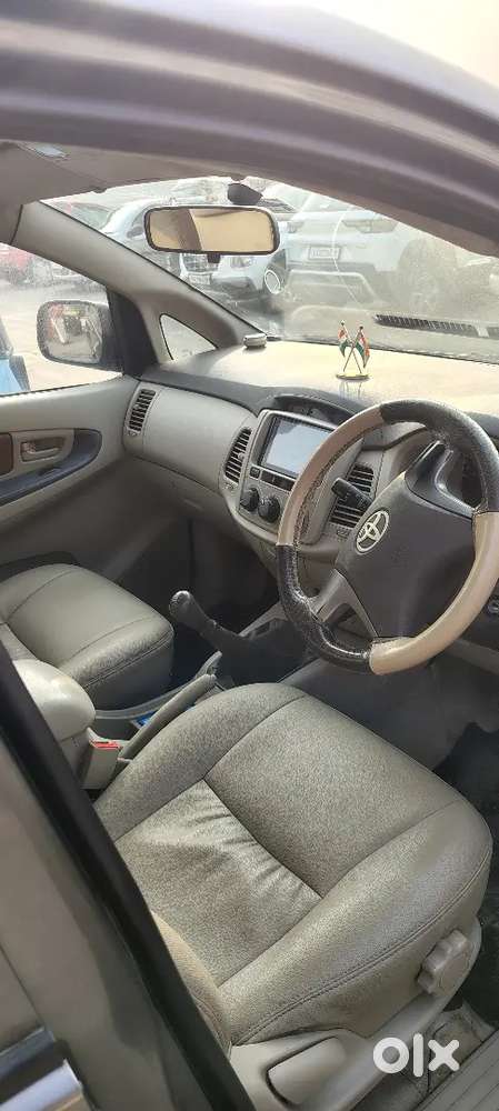Toyota Innova 2012