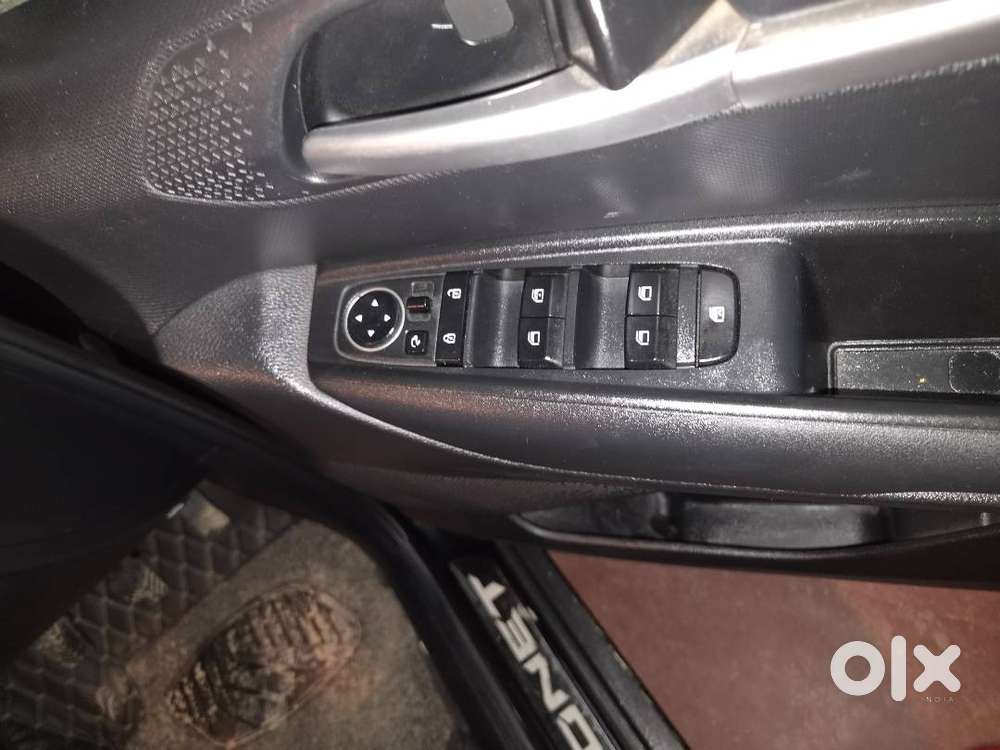 Kia Sonet 2024 Petrol Well Maintained