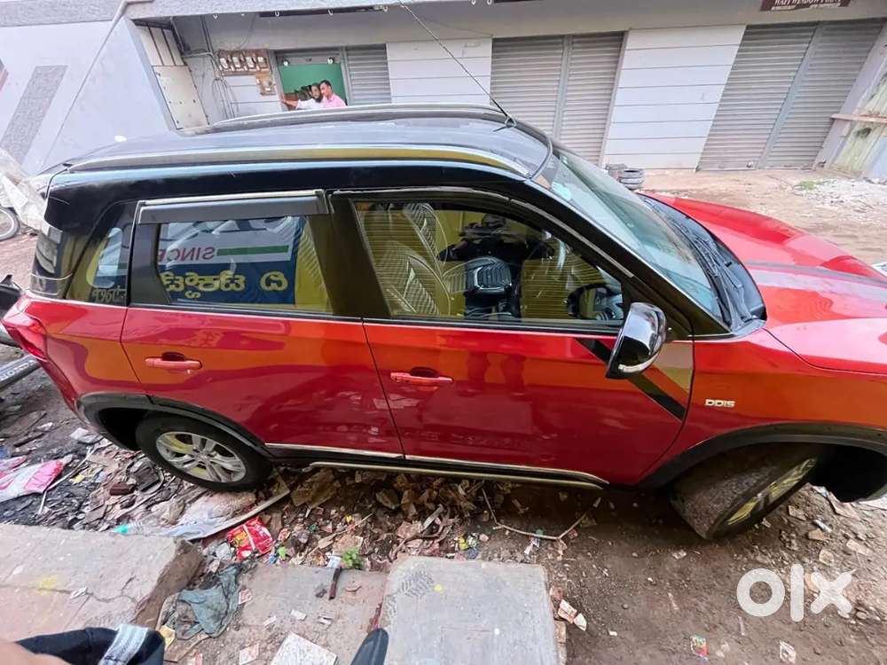 Brezza Zdi+dual Tone, Single Own, Well Maintained