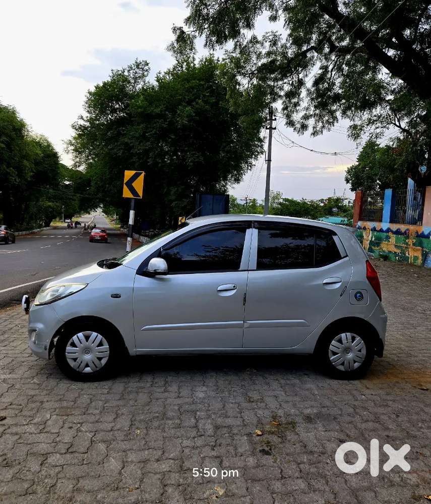 Hyundai I10 Sportz 2011 Variant