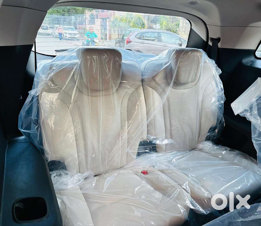 Mahindra Xuv700 2.2 Ax 7 Diesel At Str, 2025, Diesel