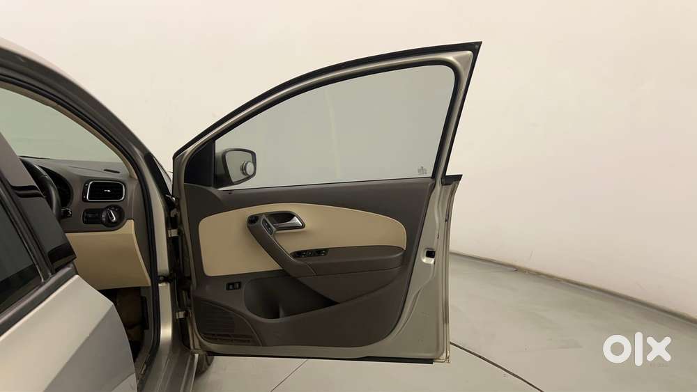 Volkswagen Vento Petrol Highline, 2014, Petrol