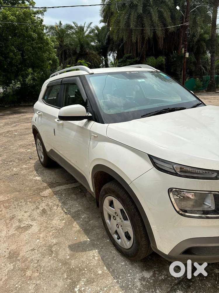 Hyundai Venue 2020 Petrol 35000 Km Driven