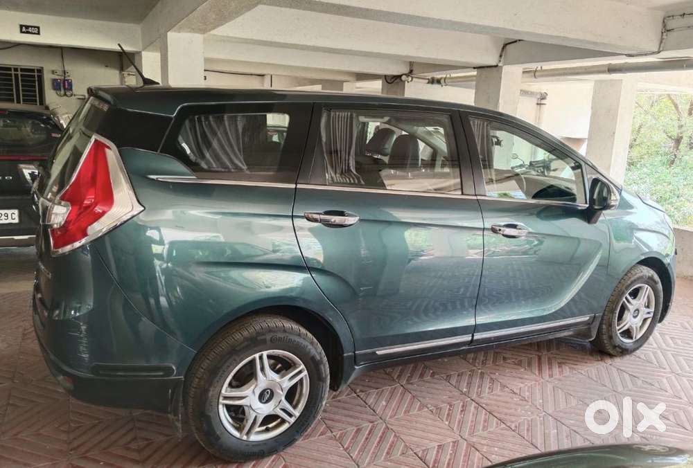 Mahindra Marazzo M6, 2018, Diesel