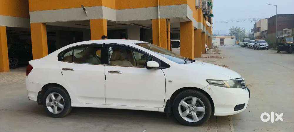 Honda City Petrol 2013 With Manual Transmission