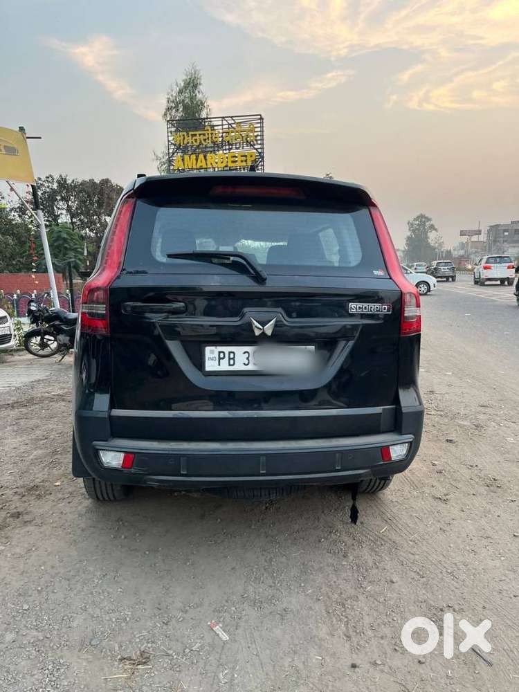 Mahindra Scorpio N Z4 Petrol Mt 7 Str (e), 2025, Petrol