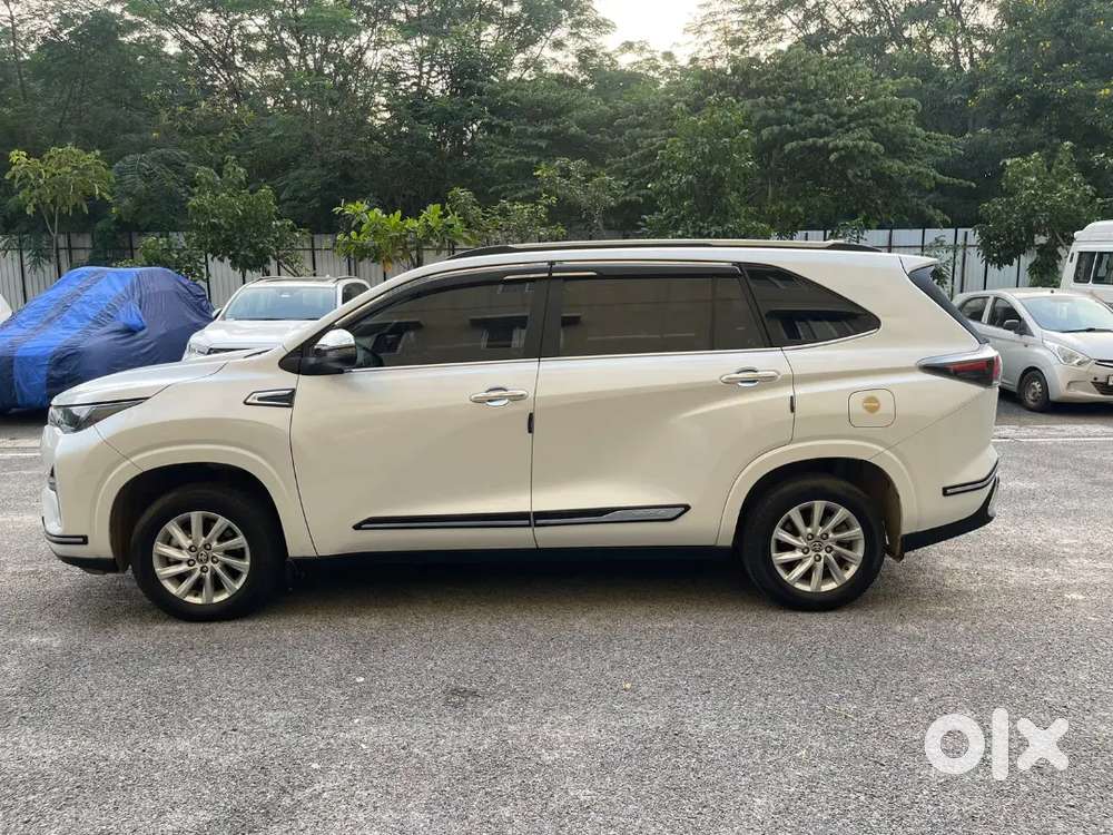 Toyota Innova Hycross 2023 Petrol 63500 Km Driven