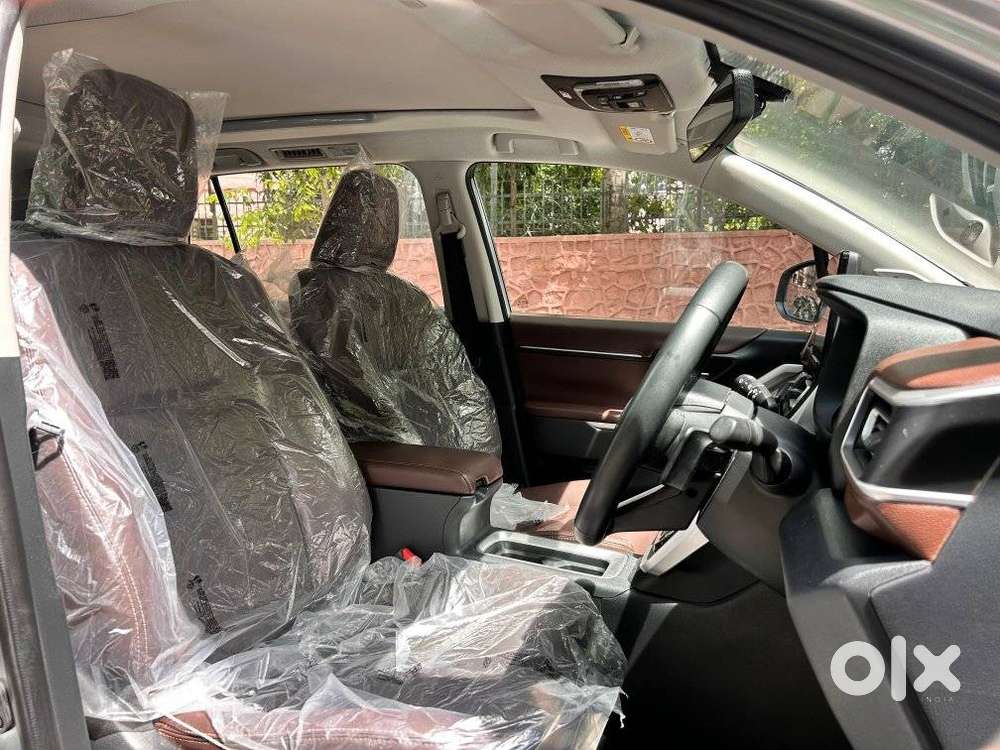 Toyota Innova Hycross 2.0 Zx (o) Hybrid 7 Str, 2024, Petrol