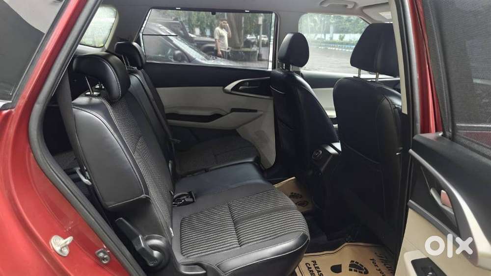 Kia Carens 1.4 Prestige Plus Turbo Dct 7 Str, 2022, Petrol