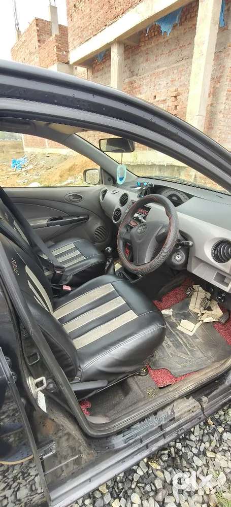 Toyota Etios Liva 2012