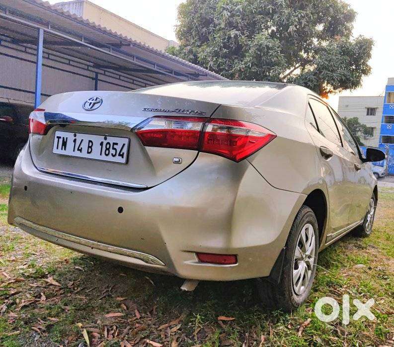 Toyota Corolla Altis 1.8 J, 2015, Petrol