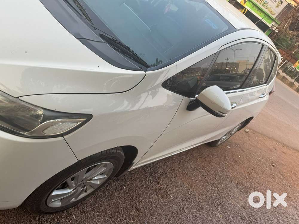 Honda Jazz 2015 Vx Petrol - Mint Condition