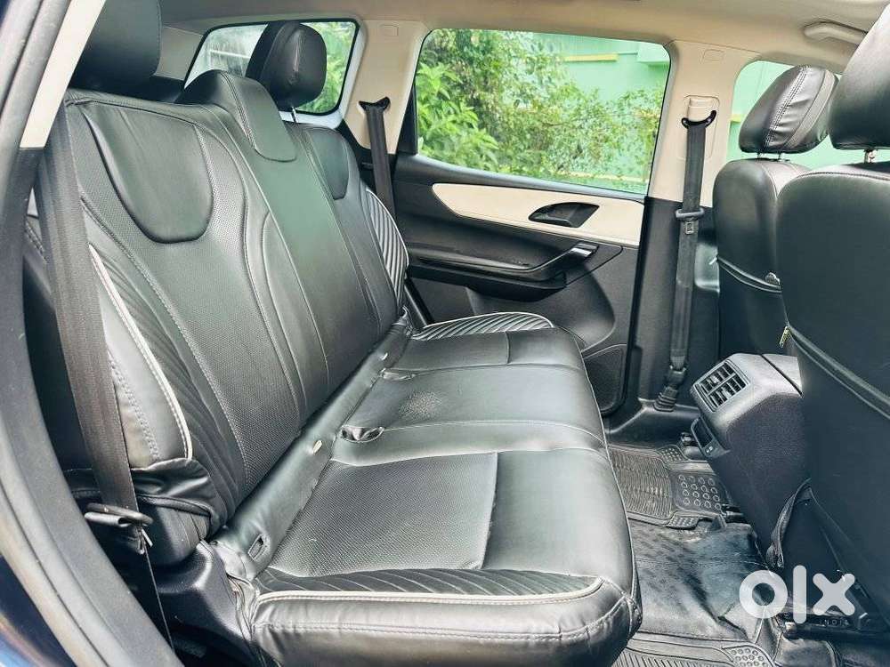 Mahindra Xuv700 2.2 Ax 5 Diesel At Str, 2024, Diesel