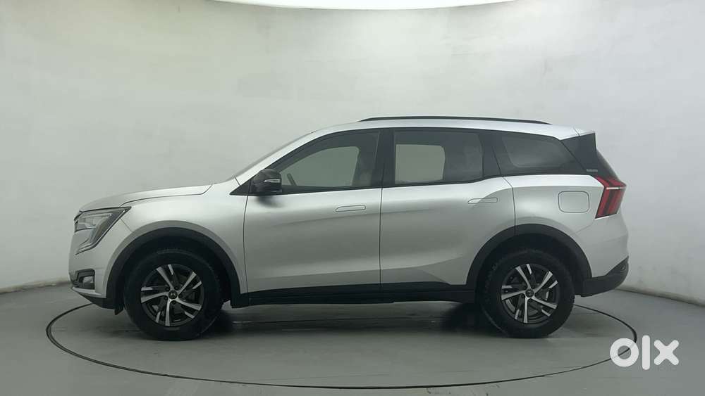 Mahindra Xuv700 2.0 Ax 5 Petrol At Str, 2022, Petrol