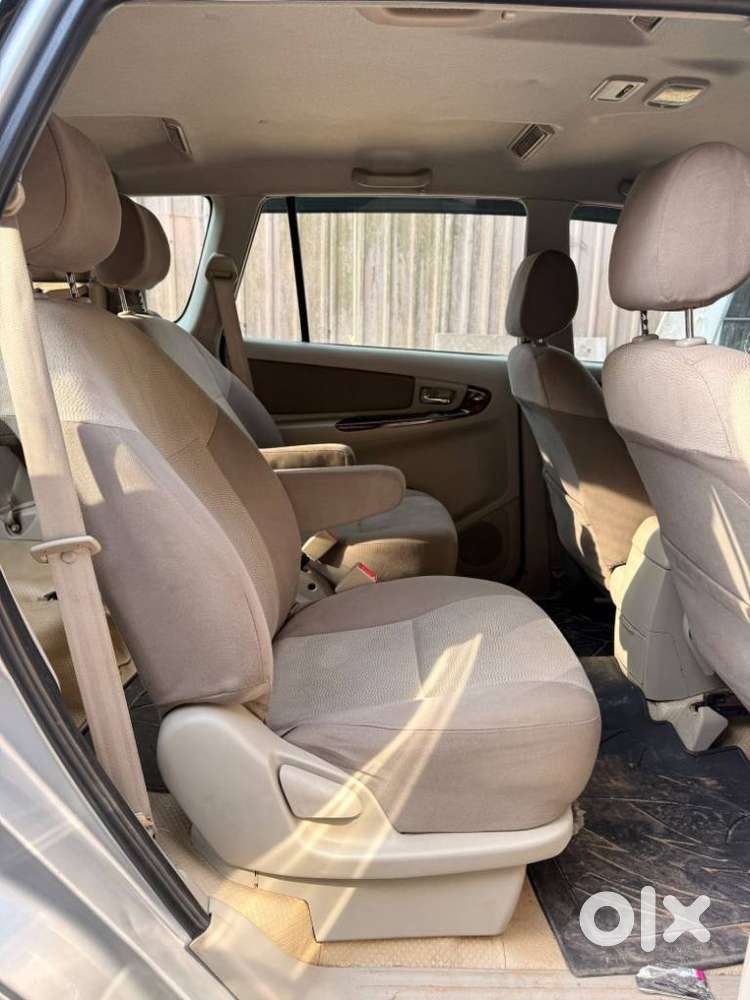 Toyota Innova 2.5 V 7 Str, 2012, Diesel