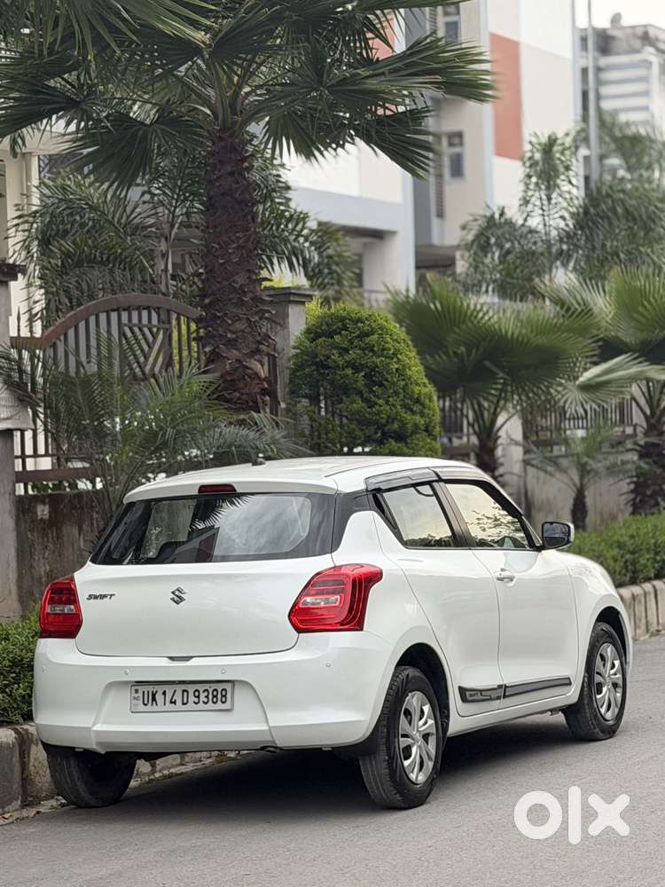 Maruti Suzuki Swift Vxi 1.2 Abs Bs-iv, 2018, Petrol