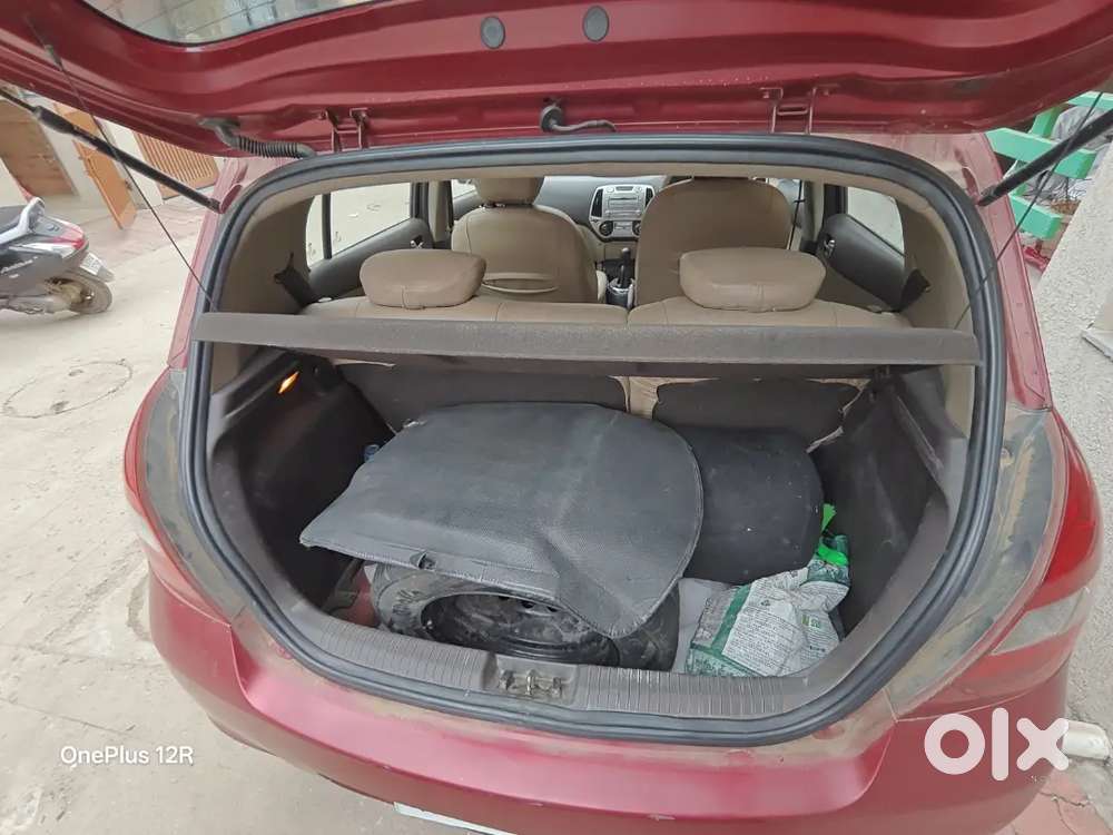 Hyundai I20 Asta Petrol + Cng 2011
