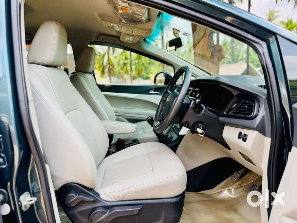 Mahindra Marazzo M8, 2019, Diesel