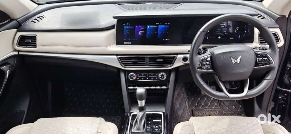 Mahindra Xuv700 2.2 Ax 7 Diesel At Luxury Pack Str Awd, 2023, Diesel