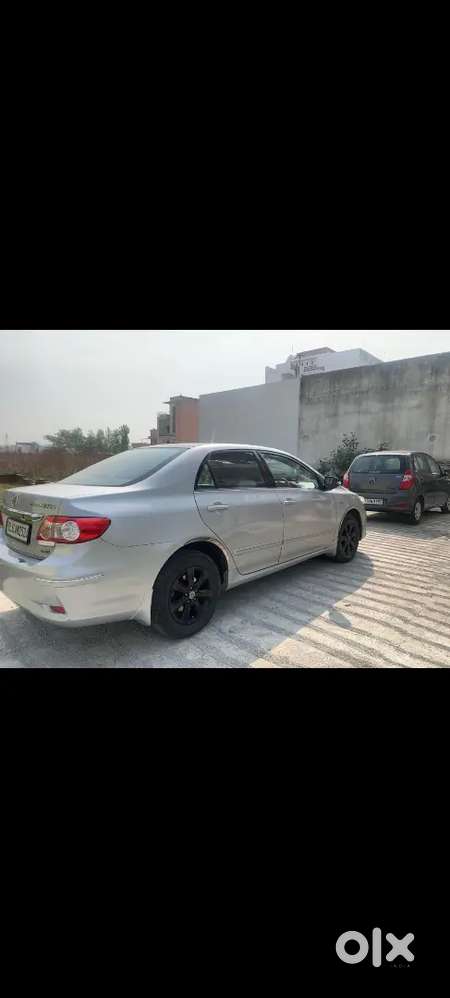 Toyota Corolla Altis 2011 Petrol 98000 Km Driven