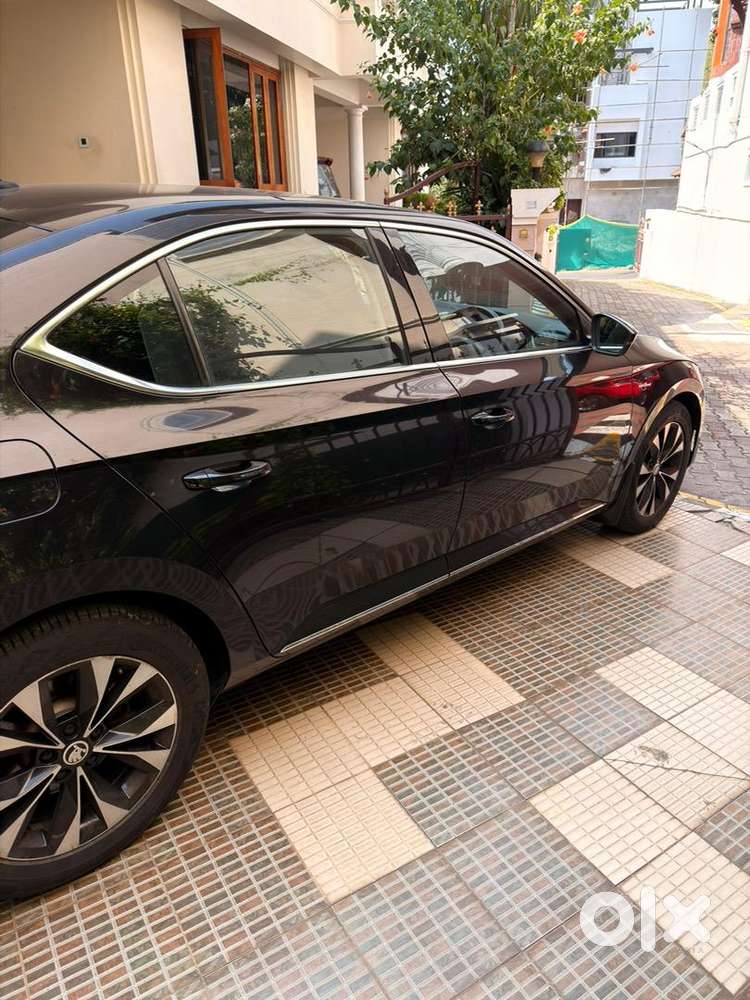 Skoda Superb L&k Magic Black