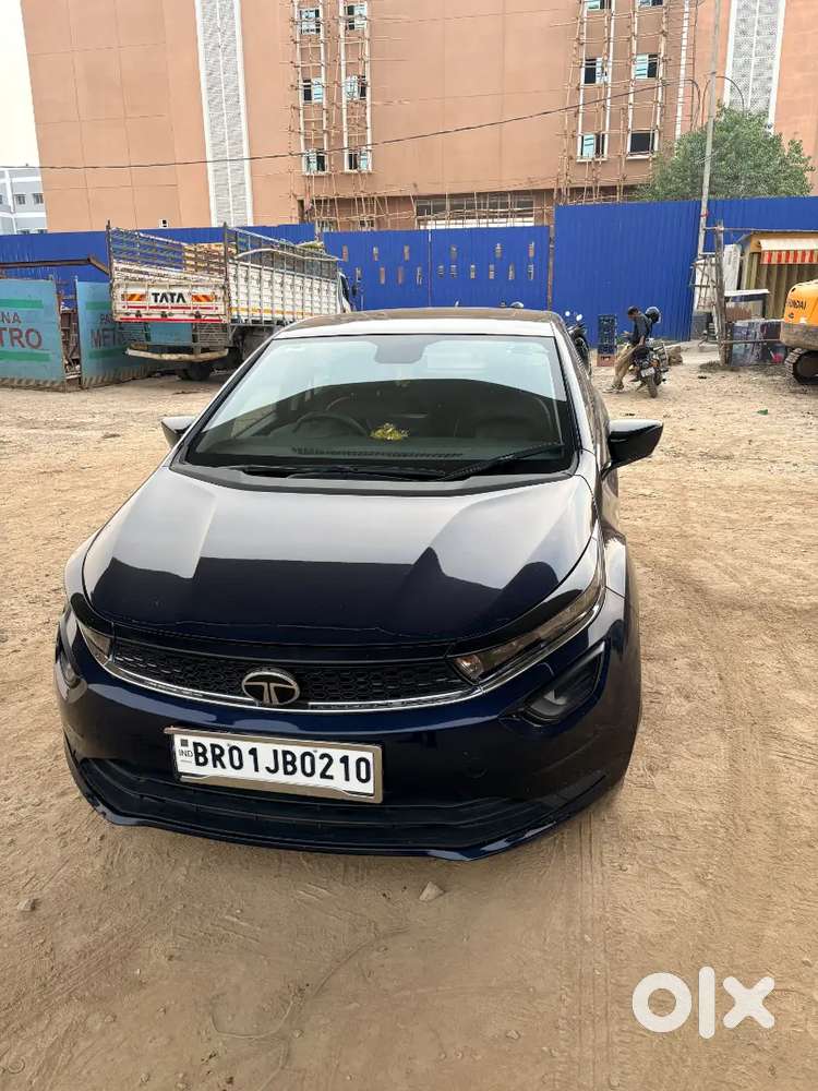 Tata Altroz 2024 Petrol Well Maintained Only 15000 Km Driven...