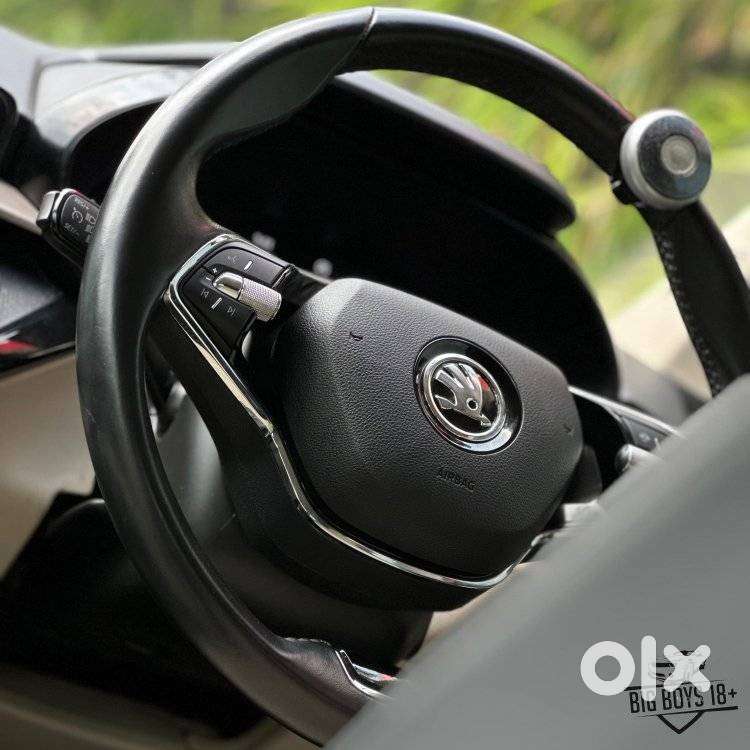 Skoda Slavia Ambition 1.0l Tsi At, 2023, Petrol