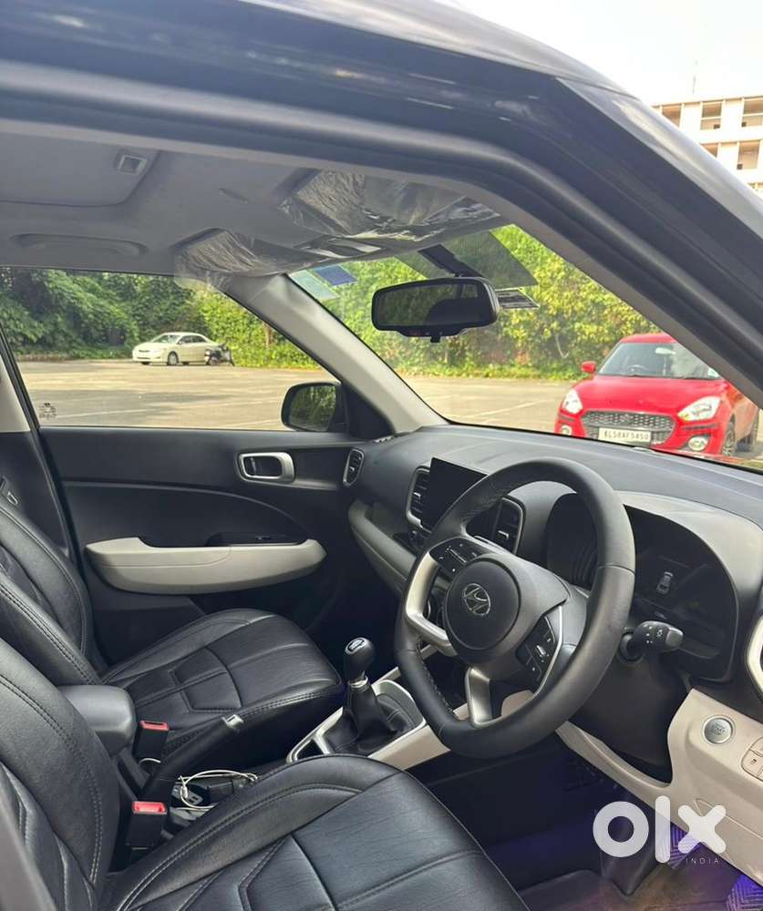 Hyundai Venue Petrol 2024