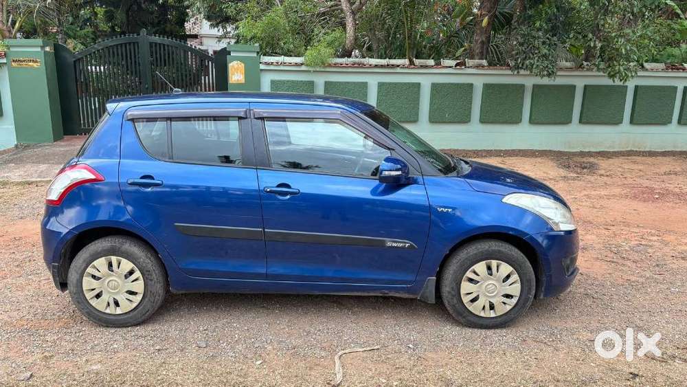 Maruti Suzuki Swift Vxi + Manual, 2012, Petrol