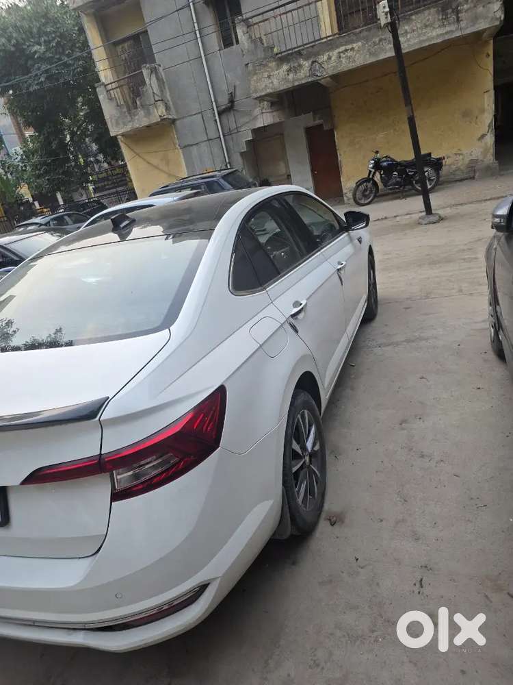 Skoda Slavia 1.0 Tsi At