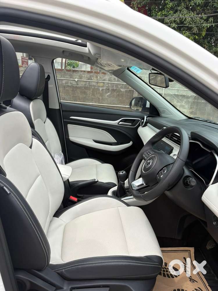 Mg Astor Petrol 2025 Manual 7500 Km Driven