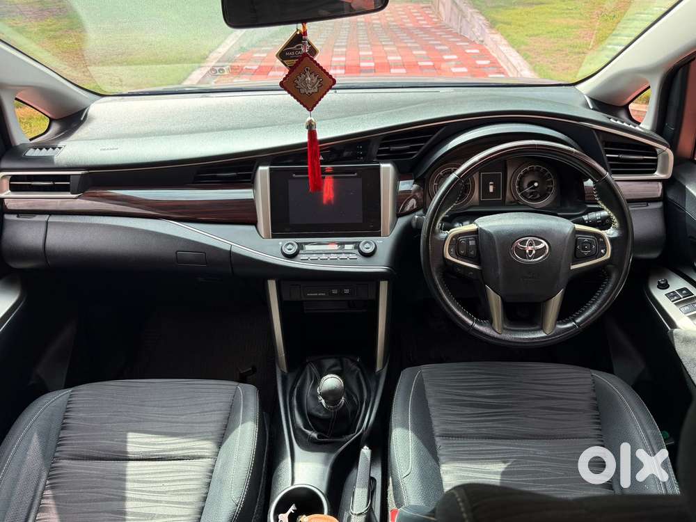 Toyota Innova Crysta 2.4 V 8 Str, 2017, Diesel