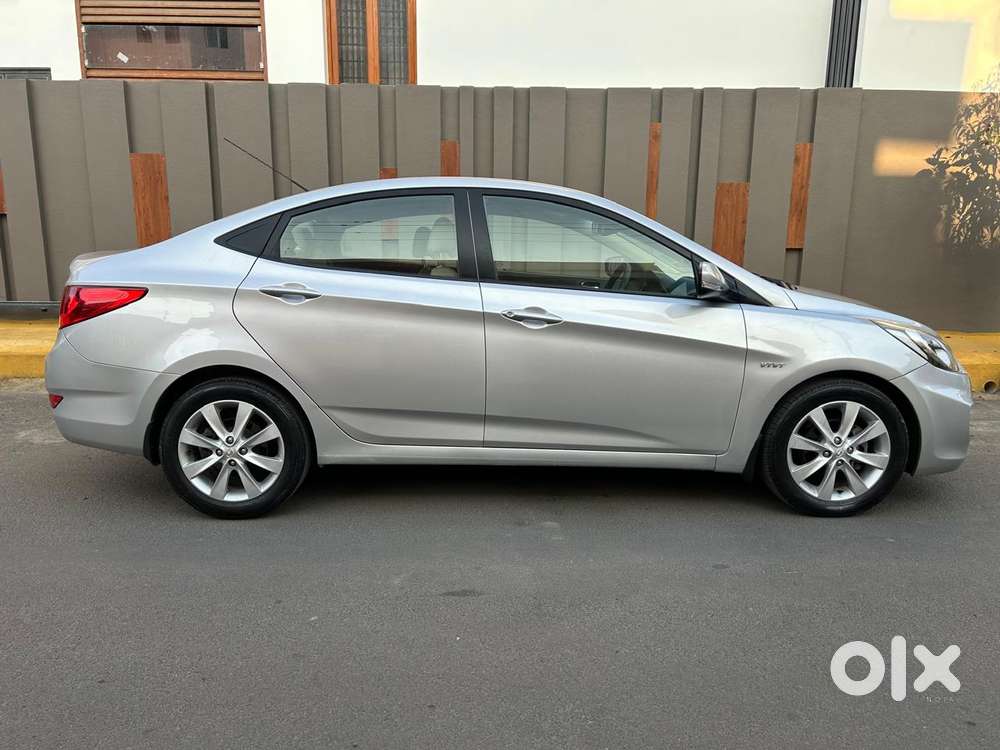 Hyundai Verna Fluidic 1.6 Vtvt Sx, 2011, Petrol