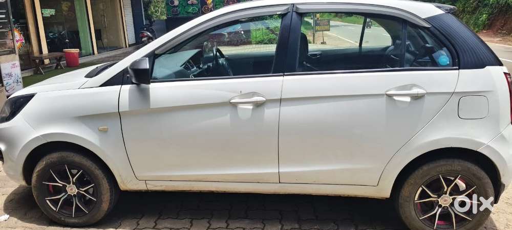 Tata Bolt Petrol 2016