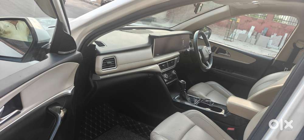 Mahindra Xuv700 2.2 Ax 7 Diesel At Luxury Pack Str, 2022, Diesel