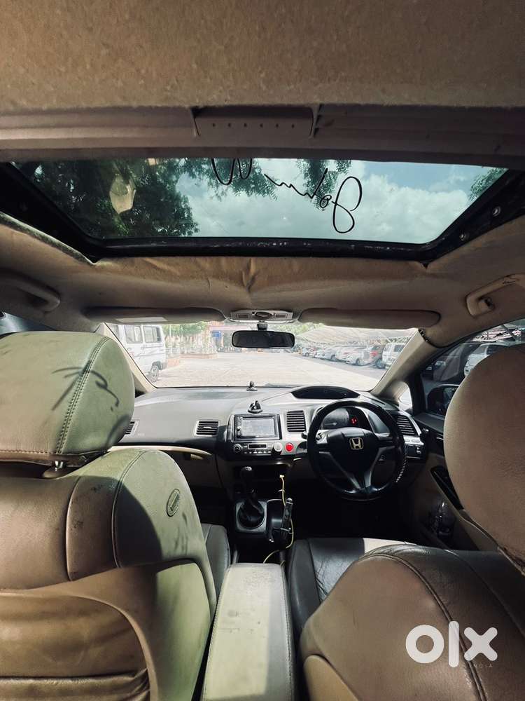 Honda Civic (sunroof)