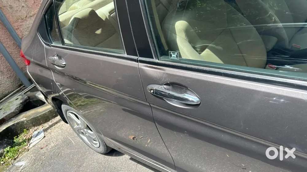 Well Maintained Honda City V Mt 2015