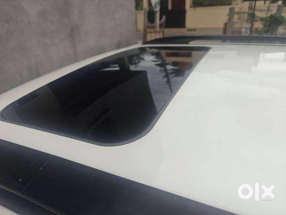 Mahindra Xuv300 W8 (o) 1.5 Diesel Amt, 2023, Diesel