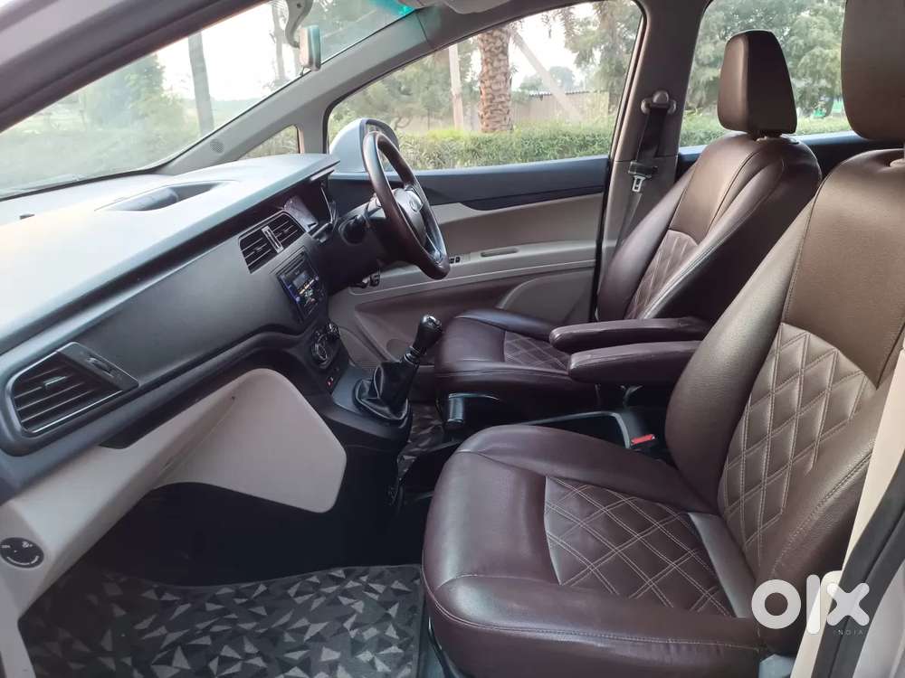 Mahindra Marazzo M4, 2018, Diesel