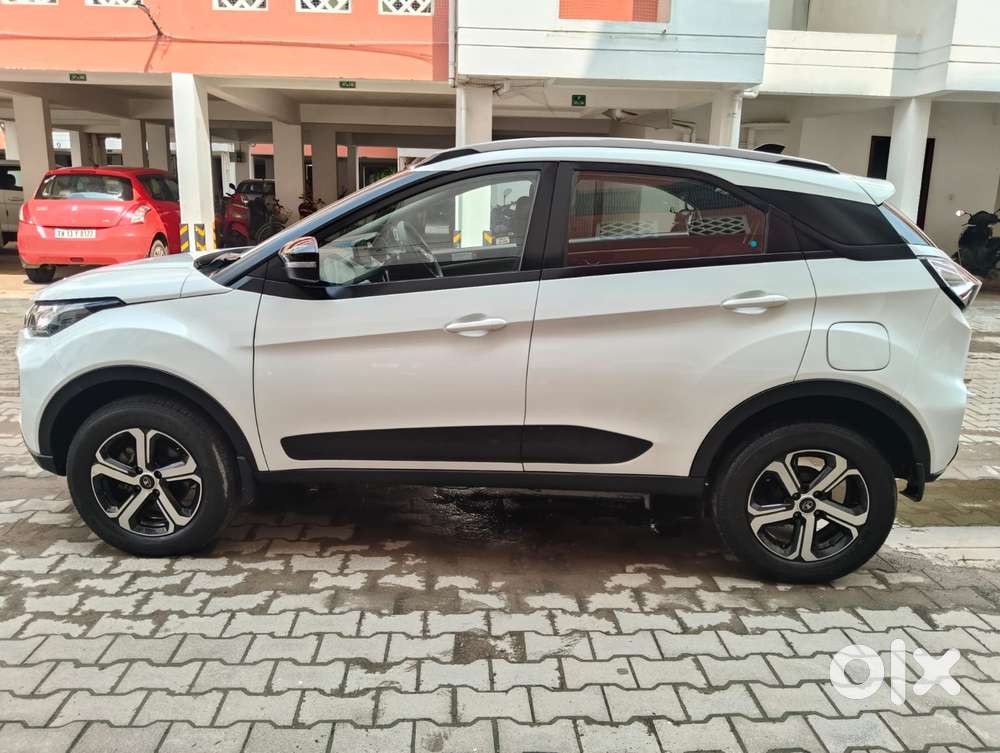 Tata Nexon 1.2 Revotron Xza Plus, 2022, Petrol