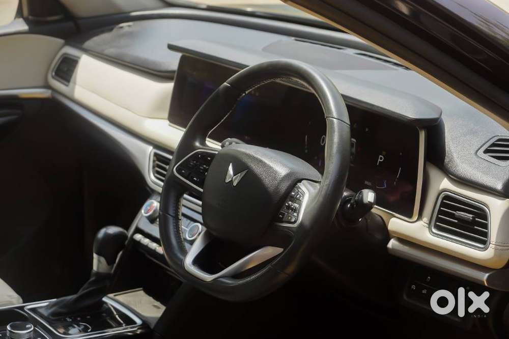 Mahindra Xuv700 2.0 Ax 7 Petrol At Luxury Pack Str, 2026, Petrol