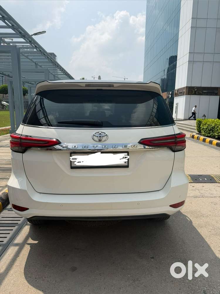 Toyota Fortuner Petrol 2025 Suv
