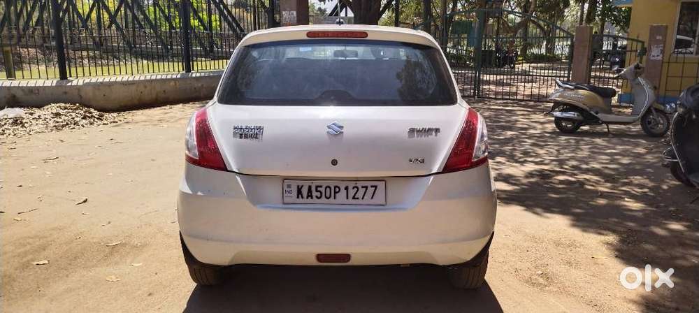 Maruti Suzuki Swift Vxi + Manual, 2015, Petrol