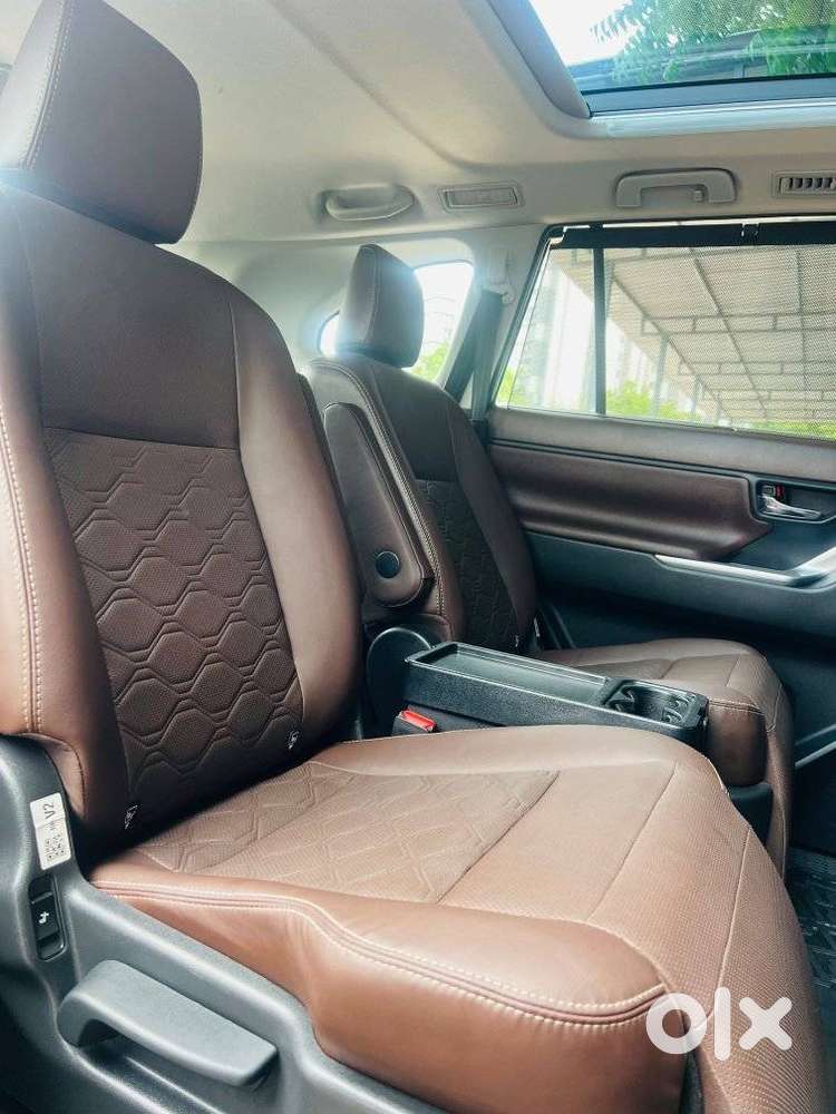 Toyota Innova Hycross 2.0 Vx (o) Hybrid 7 Str, 2025, Petrol